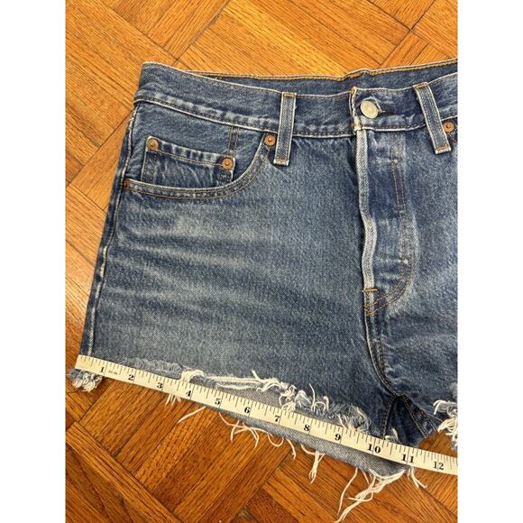 Levi's Premium 501 Medium Size 28 Wash High Rise Women’s Distressed Shorts - Picture 10 of 16